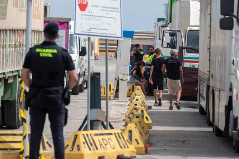 La Guardia Civil intercepta en el Puerto de Ceuta a un mena marroquí escondido en un camión que pretendía embarcarse rumbo a Algeciras