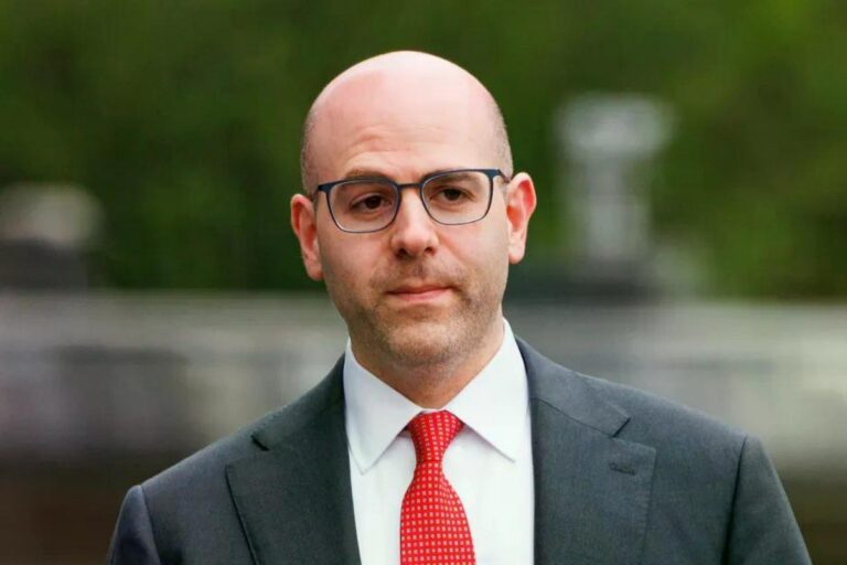 Trump nomina a uno de sus principales asesores económicos para presidir la Reserva Federal de EEUU