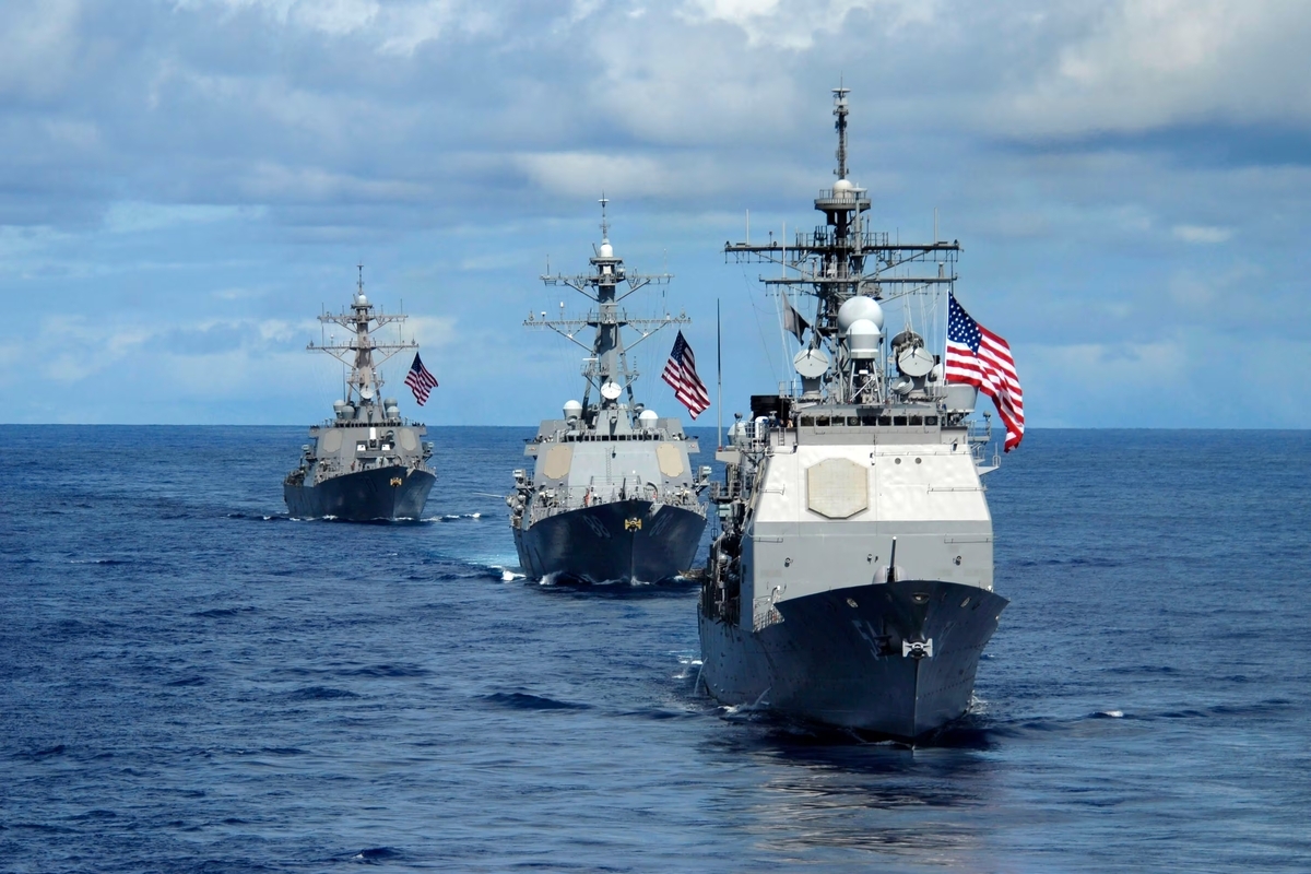 La Administración Trump envía buques de guerra adicionales, incluido un crucero con misiles y un submarino, cerca de Venezuela