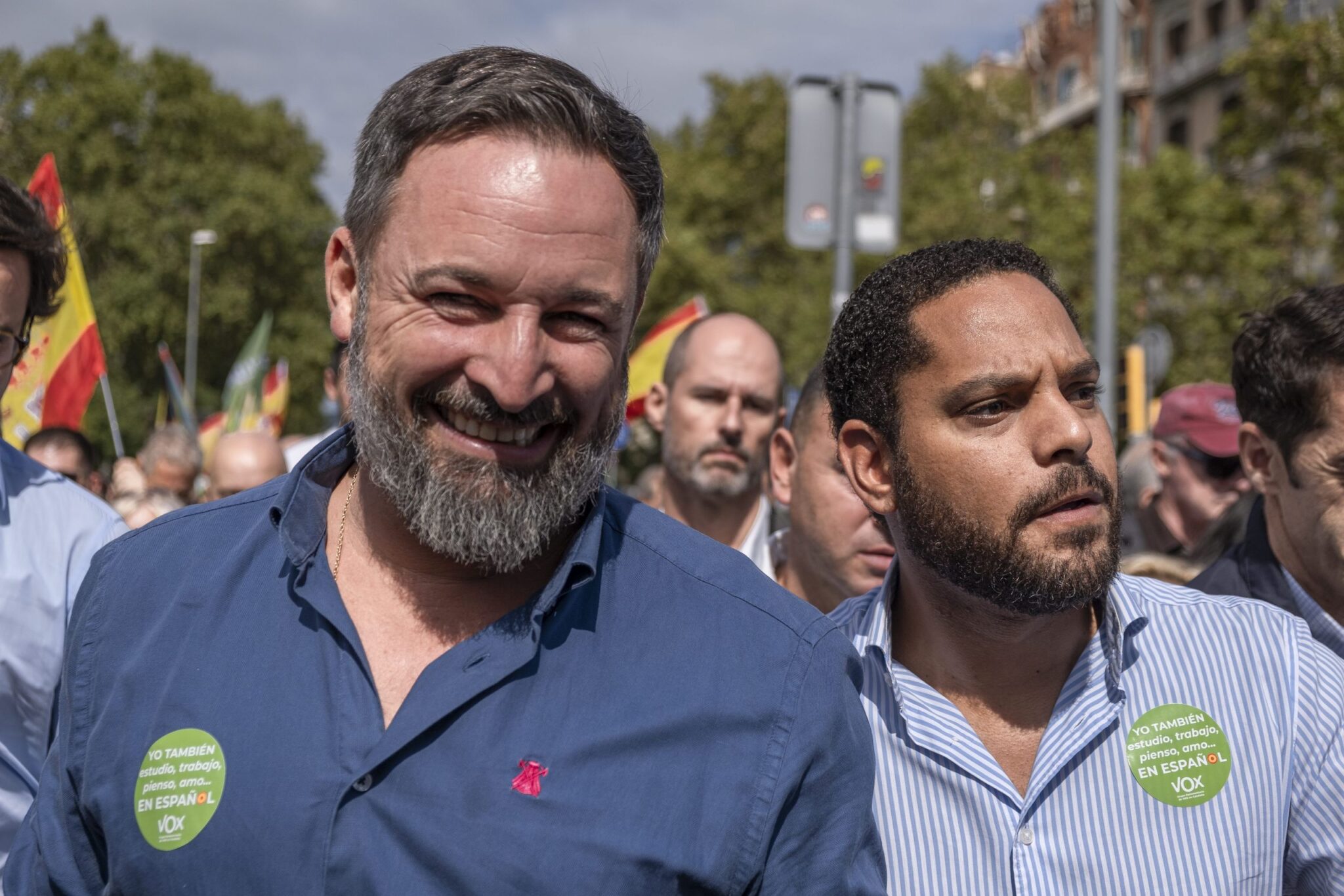 VOX sigue creciendo: una encuesta augura que ya igualarían a Junts en número de escaños en Cataluña