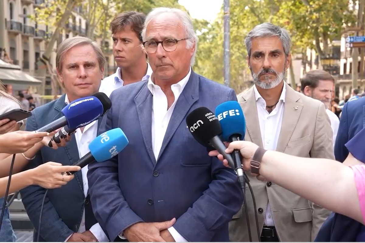 VOX recuerda a las víctimas de los atentados yihadistas en Barcelona y Cambrils y denuncia que las políticas del bipartidismo y del separatismo «favorecen el auge del islamismo»