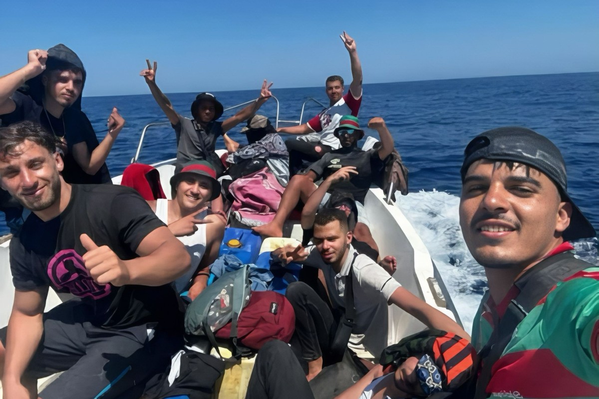 Los traficantes argelinos celebran la última oleada de inmigrantes ilegales y preparan una nueva avalancha para los próximos días: «Agosto es nuestro mes»