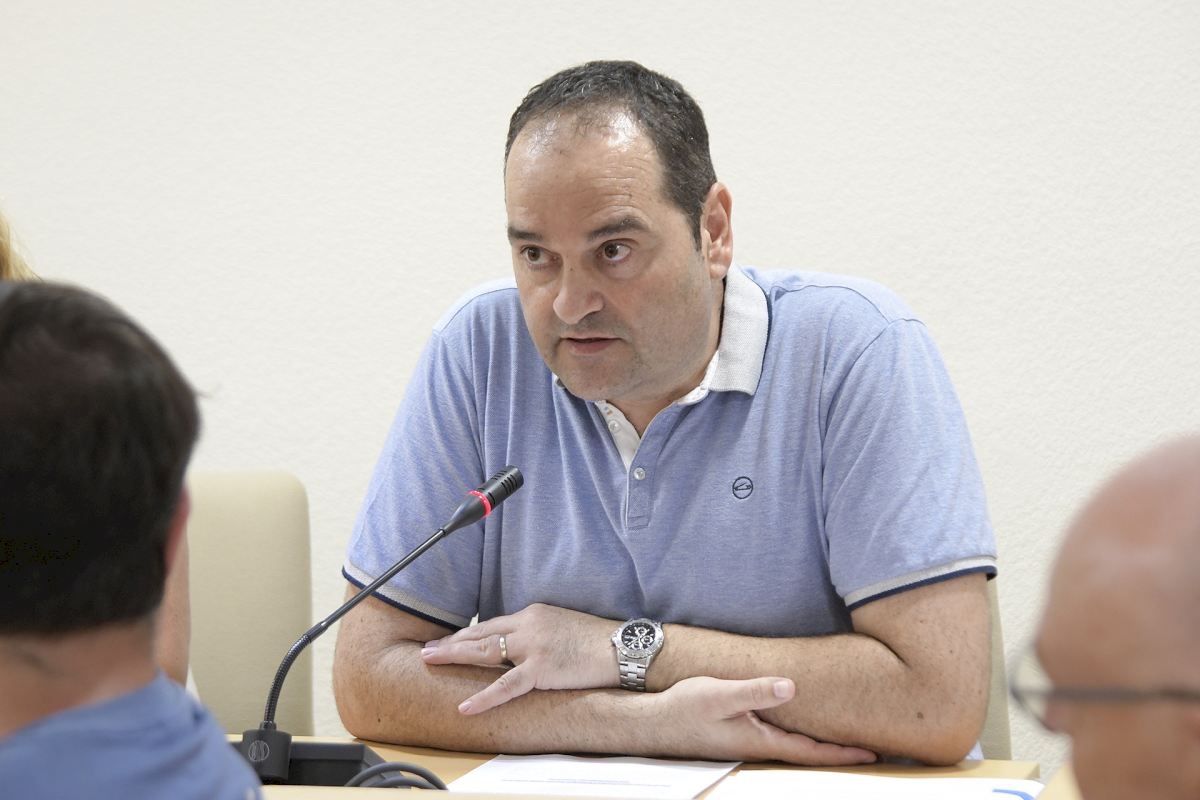 Un concejal socialista que se negó a atender en castellano a una vecina de Paiporta encabeza la reconstrucción del municipio pese a no contar con formación especializada