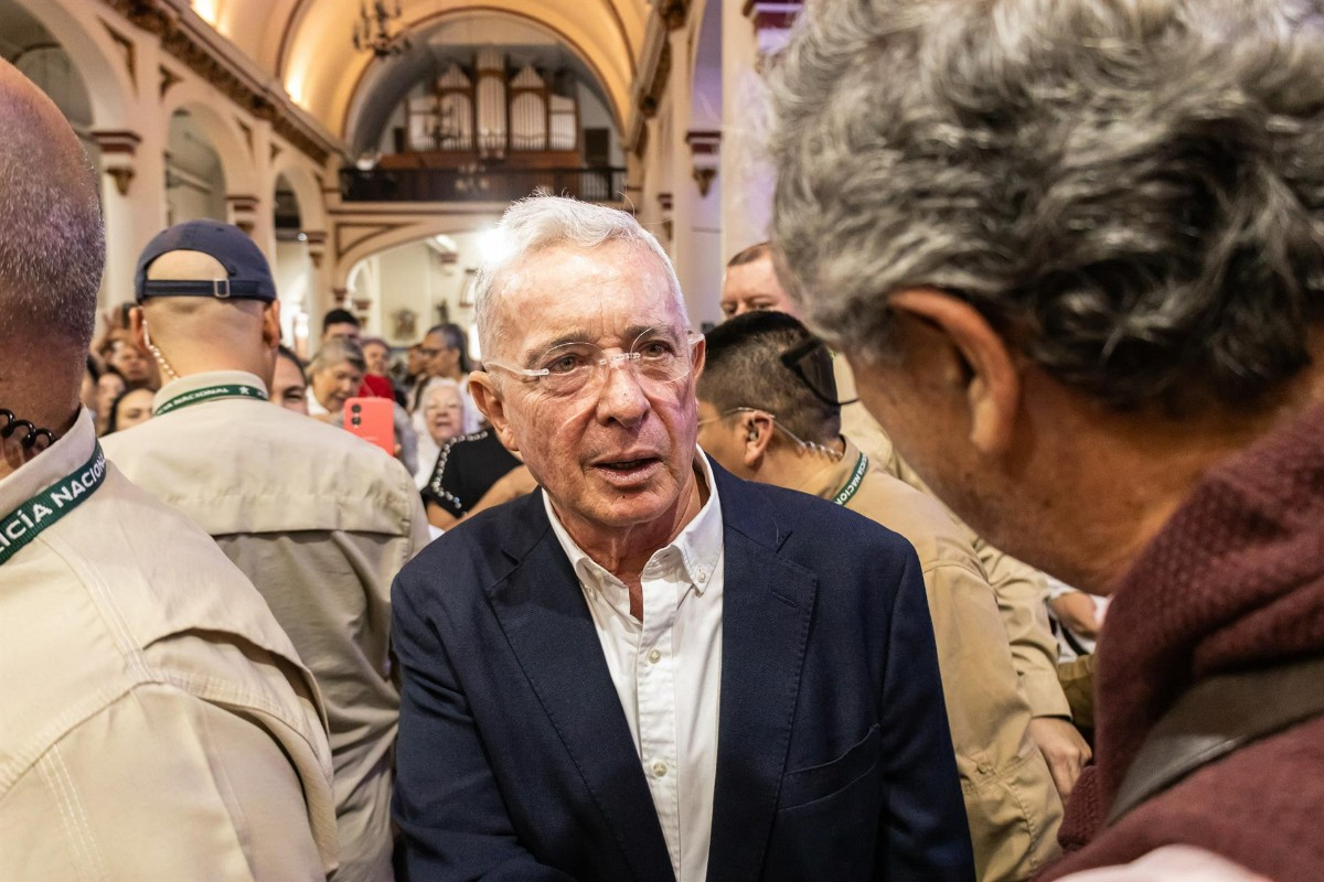 El Tribunal Superior de Bogotá ordena la inmediata puesta en libertad del expresidente de Colombia Álvaro Uribe