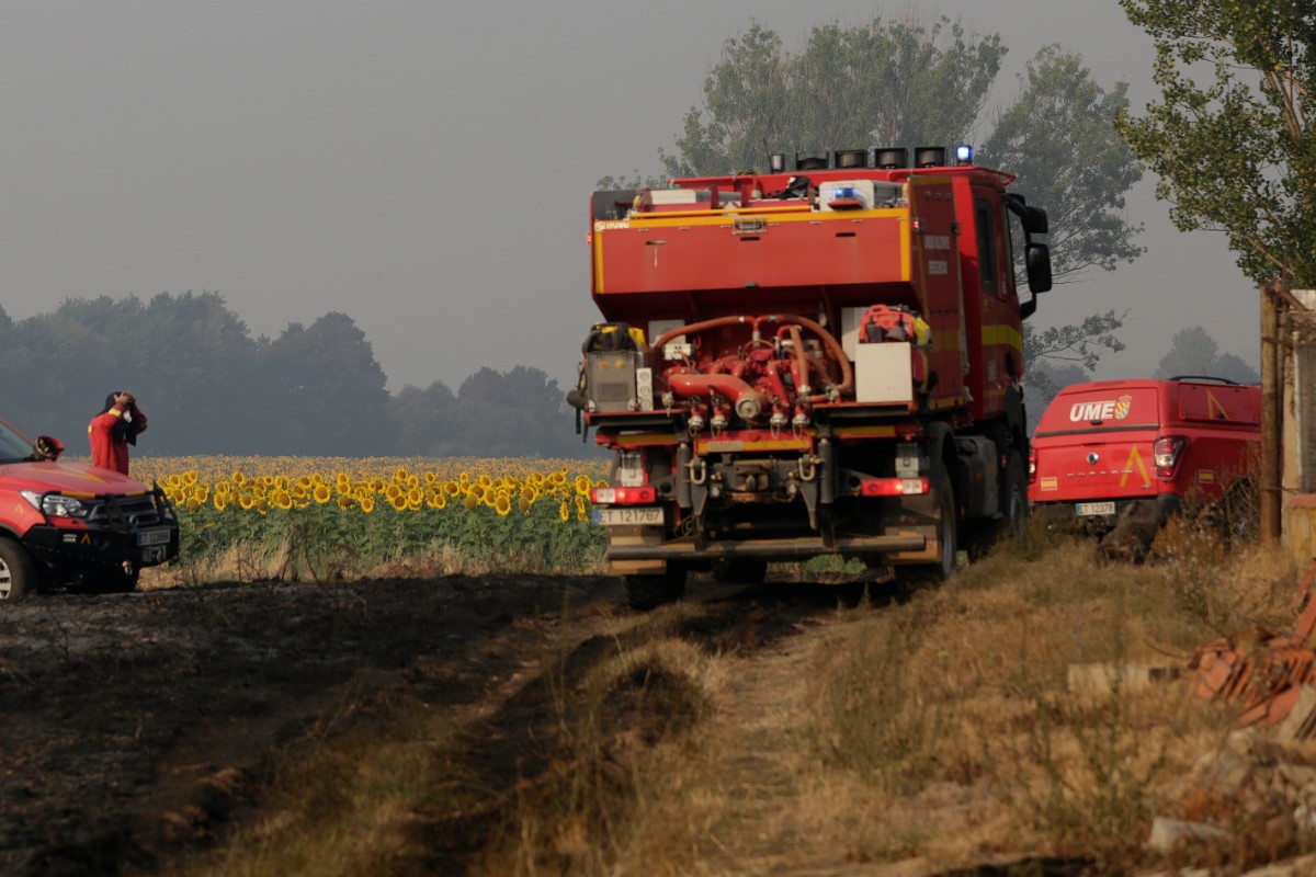 Cuatro militares de la UME resultan heridos con quemaduras y una luxación en el incendio de Yeres (León)