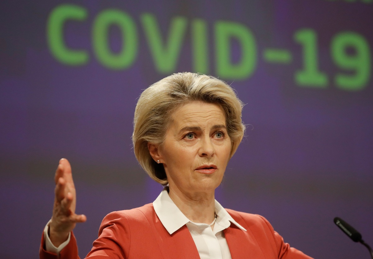 La Comisión Europea admite por primera vez que las vacunas del covid fueron autorizadas para su uso en humanos sin datos de seguridad «completos»