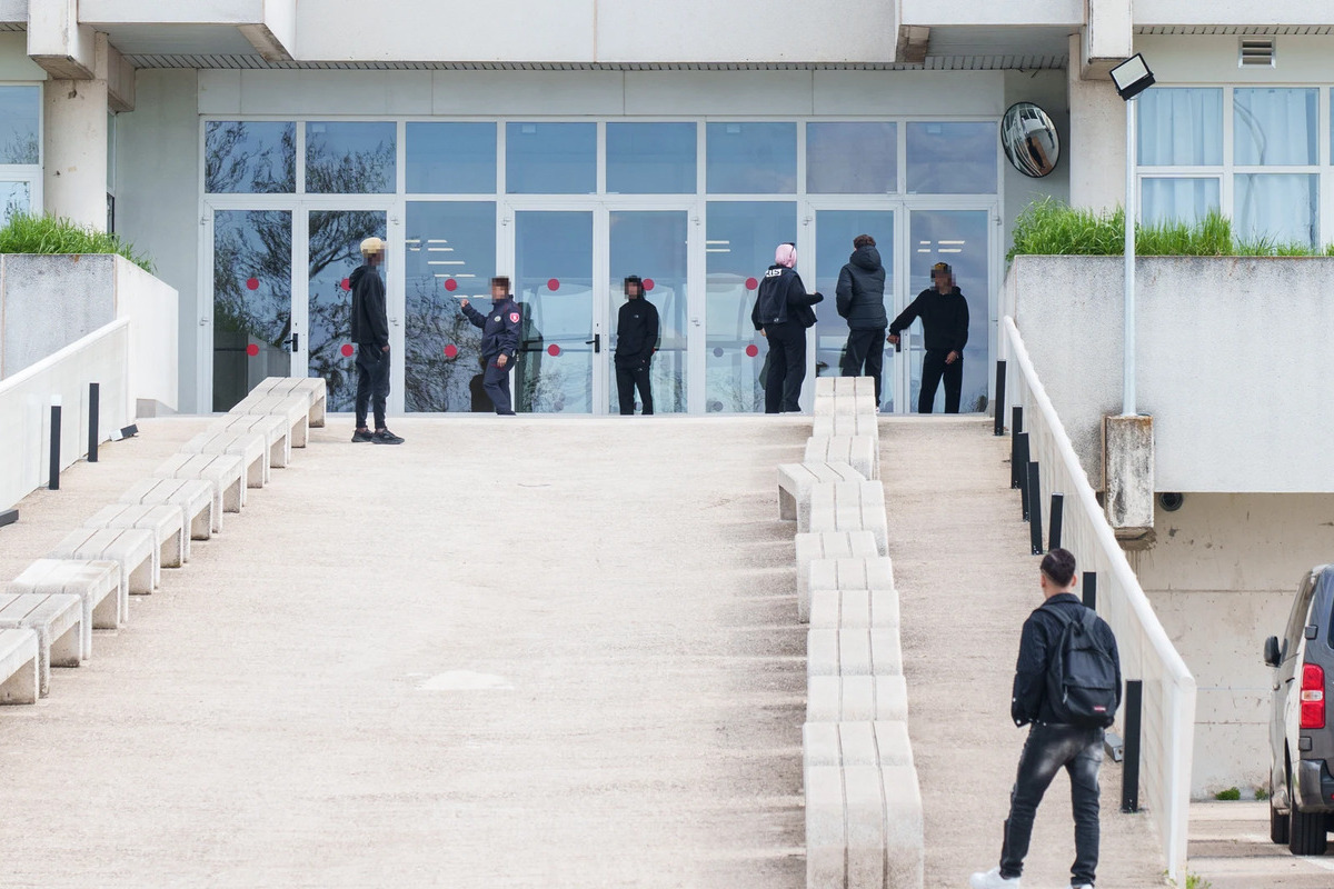 Una reyerta entre menas de origen subsahariano y marroquí en el centro de La Cantueña acaba con un vigilante de seguridad herido