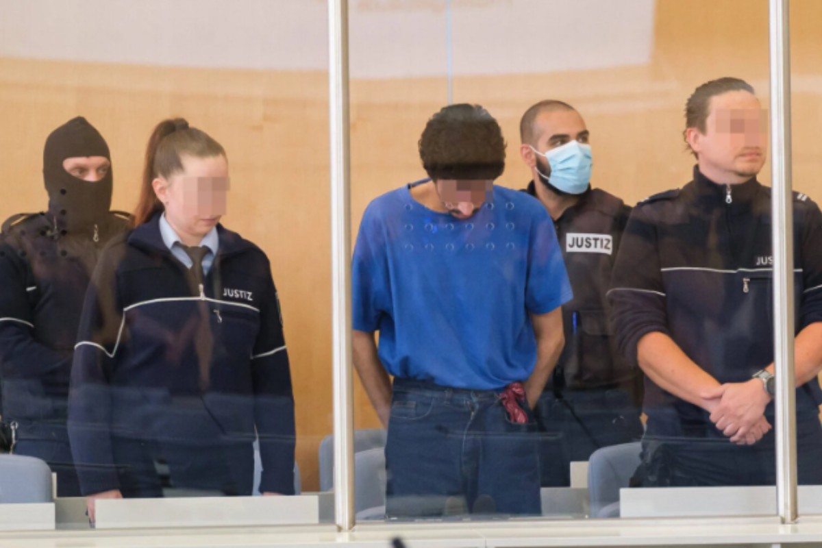 Condenan a cadena perpetua al terrorista sirio que asesinó a tres personas en Solingen tras entrar en Alemania como «refugiado»