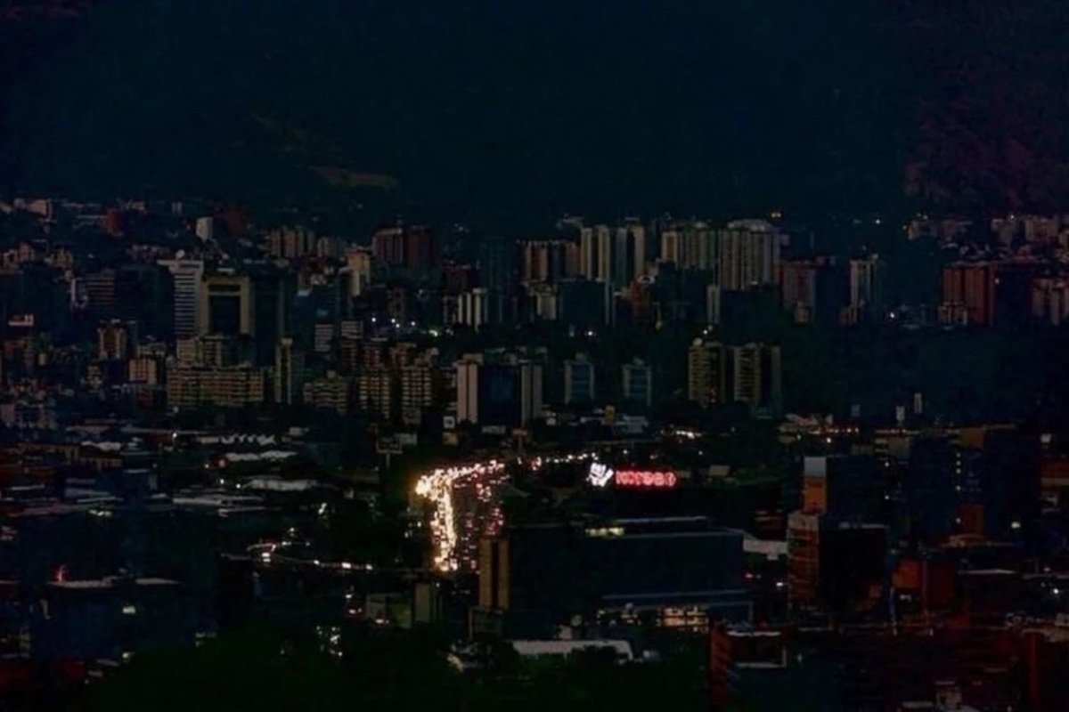 La dictadura comunista de Cuba anuncia la desconexión total y masiva del sistema eléctrico en todo el país y culpa a «las sanciones de EEUU»