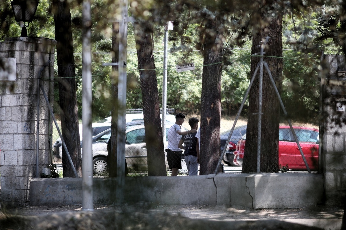Denuncian al director magrebí del centro de menas de Batán por «comportamientos violentos», venta y consumo de drogas y fugas de internos