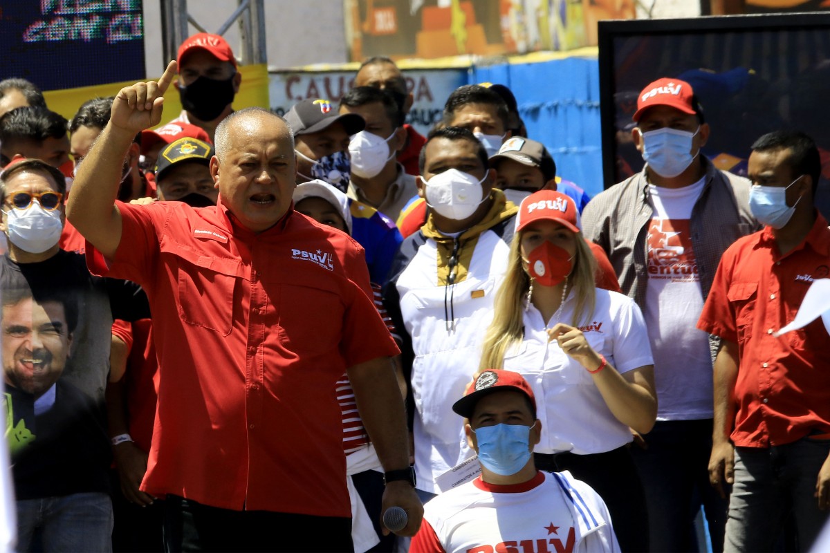 Diosdado Cabello llama a la «transición al pueblo en armas» y a prepararse «en todos los frentes» ante el despliegue militar de EEUU
