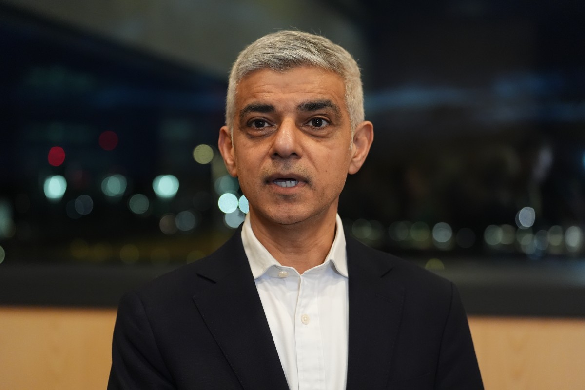 El alcalde musulmán de Londres exige cancelar la mayor feria de armas británica porque puede «ofender a los refugiados»