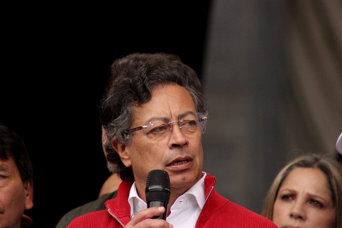 El Gobierno de Petro abraza nuevamente a Maduro y asegura que EEUU ha desplegado una presencia militar «desproporcionada» en el Caribe