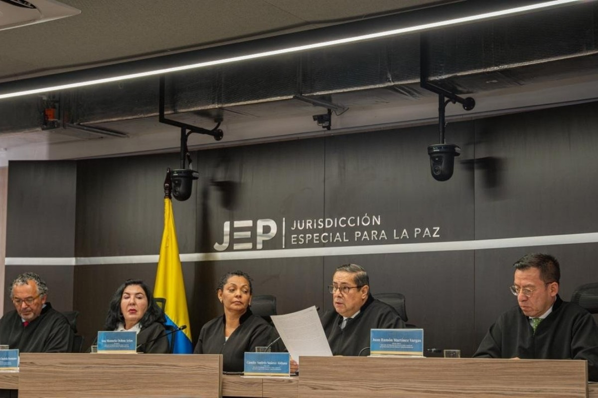 La Justicia de Colombia condena a ocho años de penas alternativas a miembros del último secretariado de las FARC