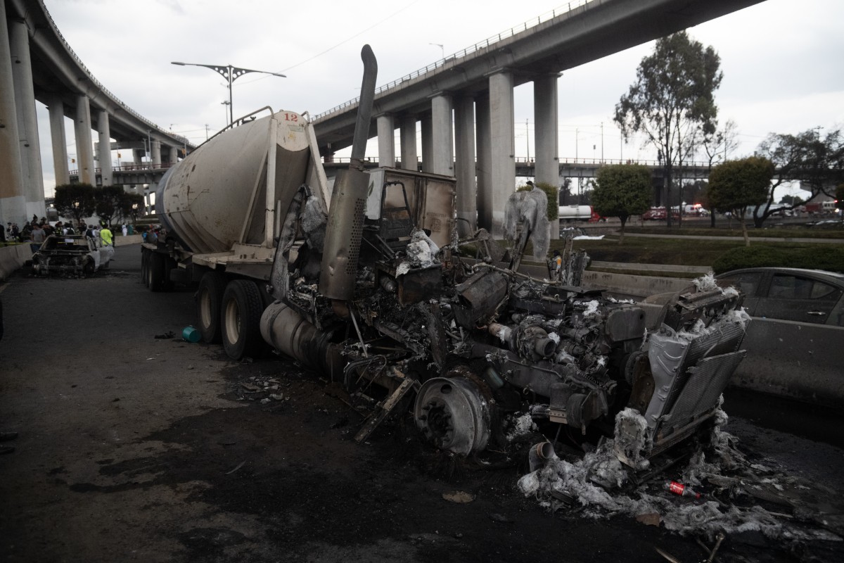 Al menos 17 muertos tras la explosión de un camión cisterna en Ciudad de México