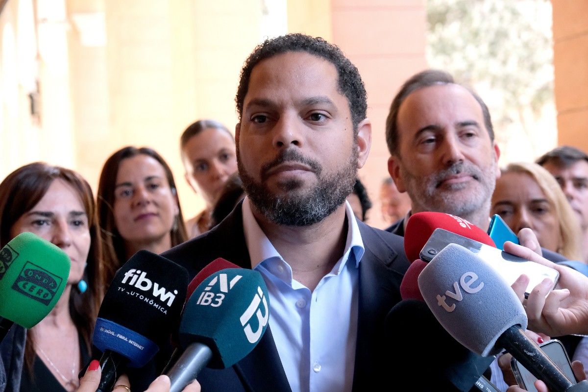 Ignacio Garriga (VOX), en Hospitalet: «Pedro Sánchez va a perpetrar una nueva traición la próxima semana al entregarle las llaves de nuestras fronteras a un prófugo de la Justicia»