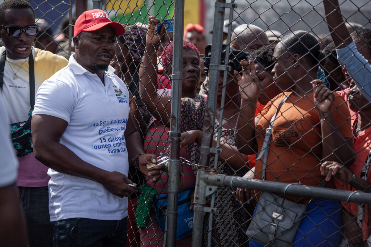 Una juez de Biden blinda la «amnistía» a 350.000 inmigrantes ilegales haitianos en EEUU