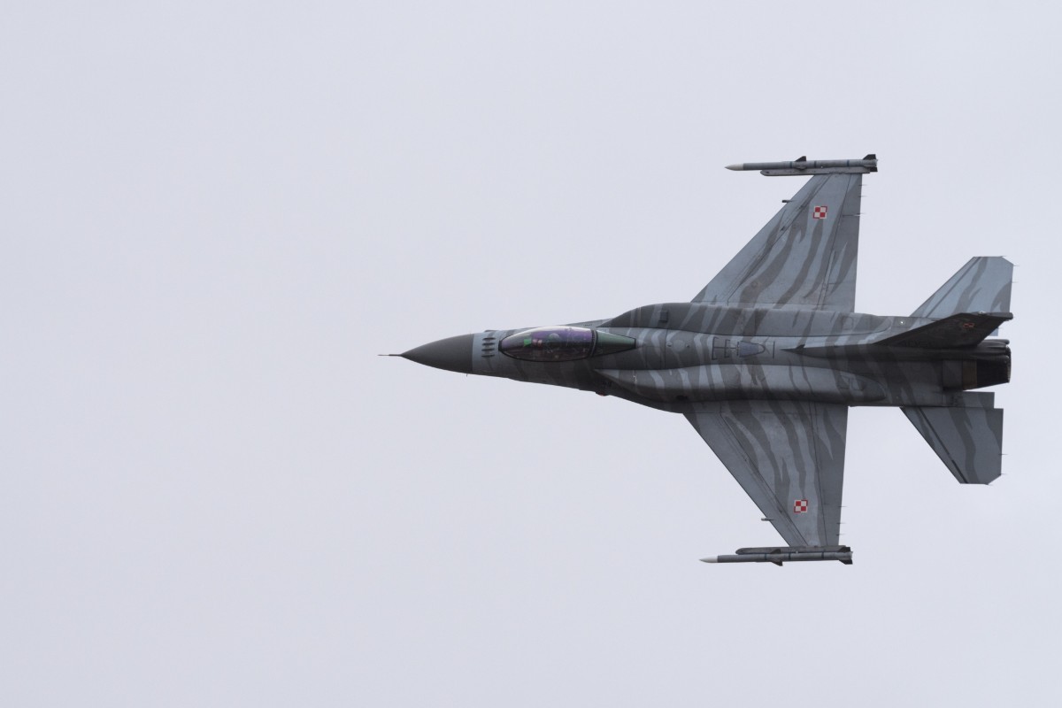 Polonia cierra temporalmente su espacio aéreo e inicia maniobras aéreas «preventivas» por ataques rusos