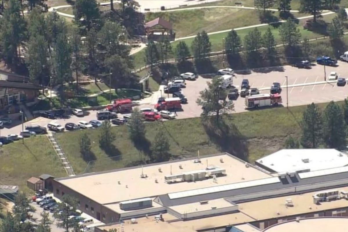 Al menos tres heridos tras un tiroteo en una escuela de Colorado
