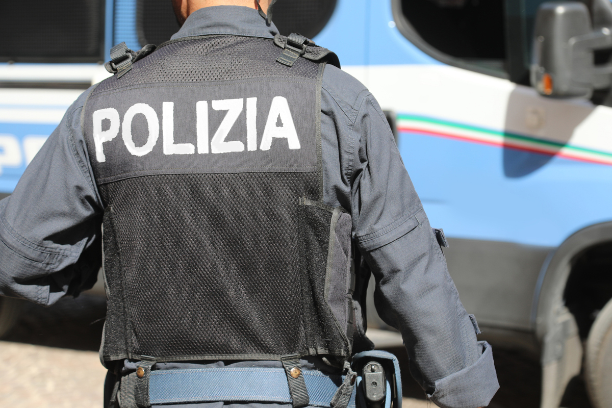 Un padre bangladesí golpea a su hija de 14 años por no llevar velo islámico y evita la prisión en Italia