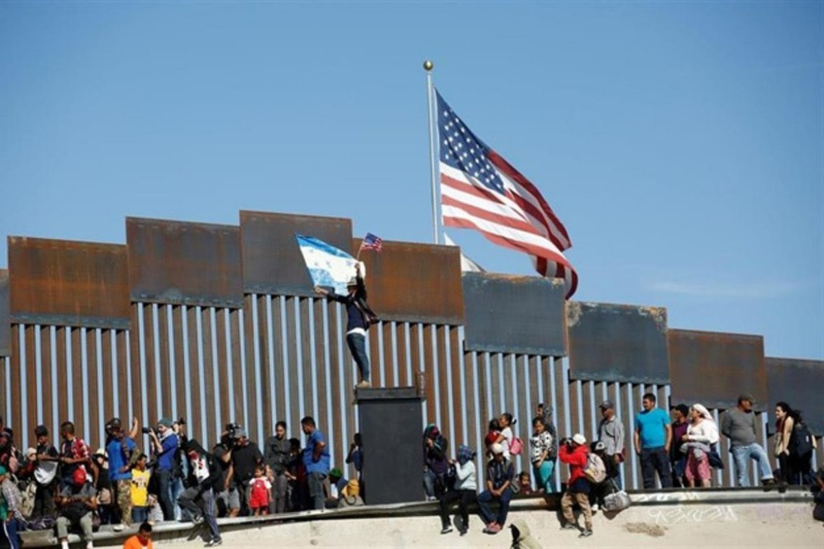La Administración Trump ha impulsado la salida de EEUU de cerca de dos millones de inmigrantes ilegales desde que asumió el poder