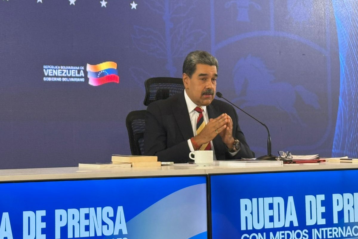 Maduro asegura que si Venezuela es «agredida» el país pasará a una etapa de «lucha armada» para defender su territorio