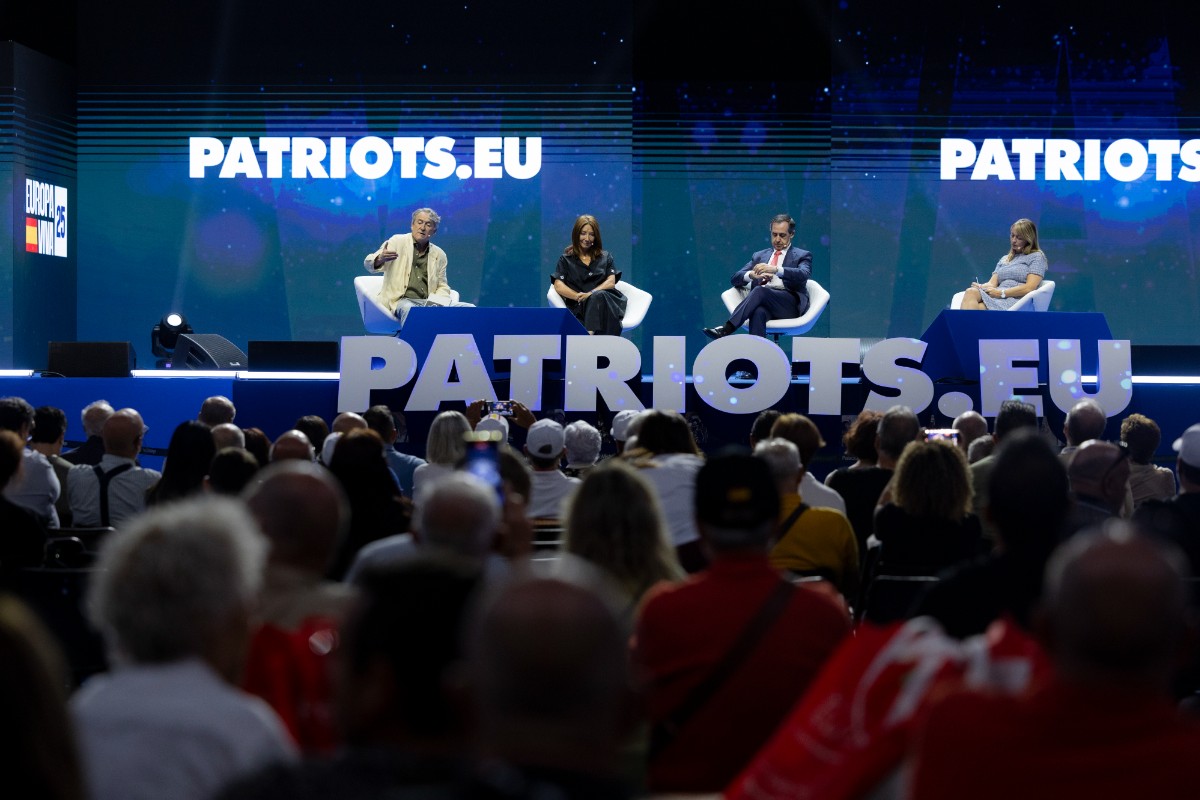 VOX denuncia en el encuentro ‘Europa Viva 25’ las políticas «suicidas» de la coalición bipartidista en Bruselas: «El futuro pertenece a los patriotas»