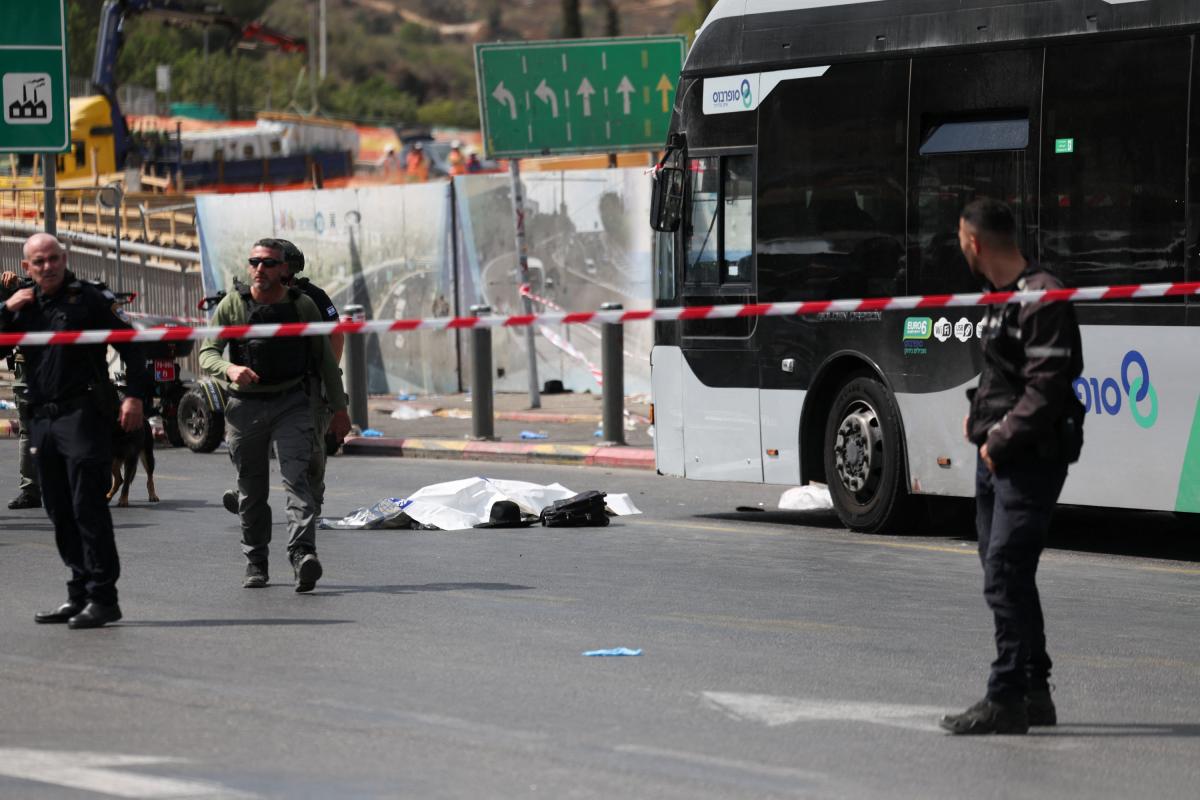 Al menos cinco muertos y una docena de heridos en un ataque terrorista de Hamás en Jerusalén