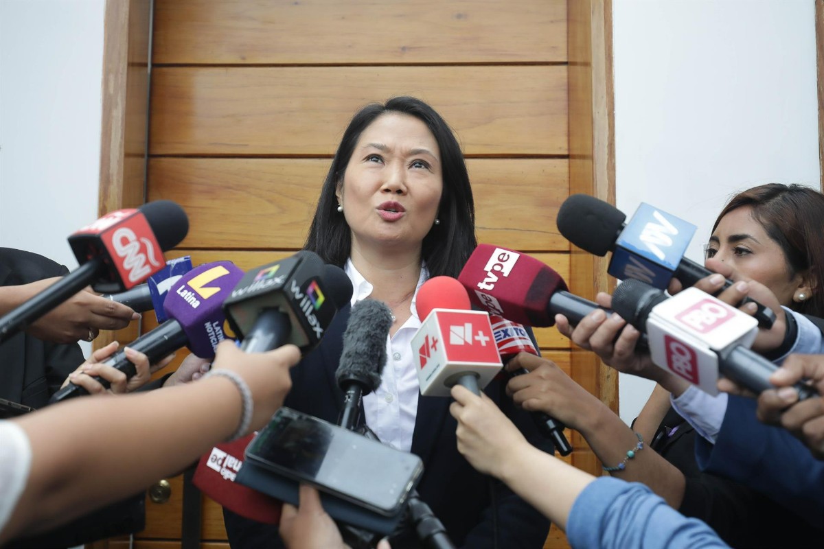 Perú confirma una segunda vuelta presidencial entre la conservadora Keiko Fujimori y el izquierdista Roberto Sánchez tras un escrutinio bajo sospecha