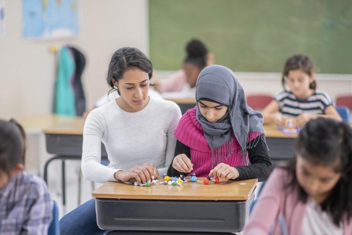 Crece la preocupación en colegios de Viena por el seguimiento del Ramadán entre menores