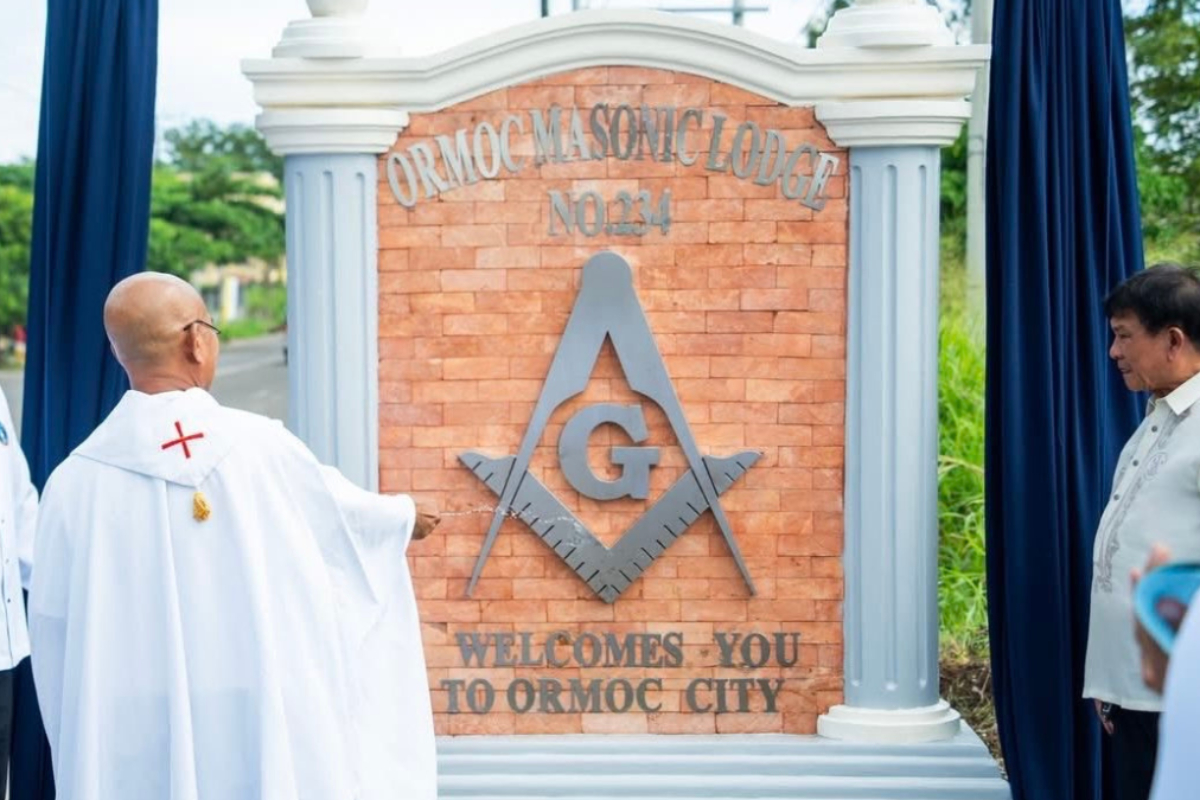 Suspenden a un sacerdote por bendecir un monumento masónico en Filipinas: «Es fundamentalmente incompatible con la doctrina católica»
