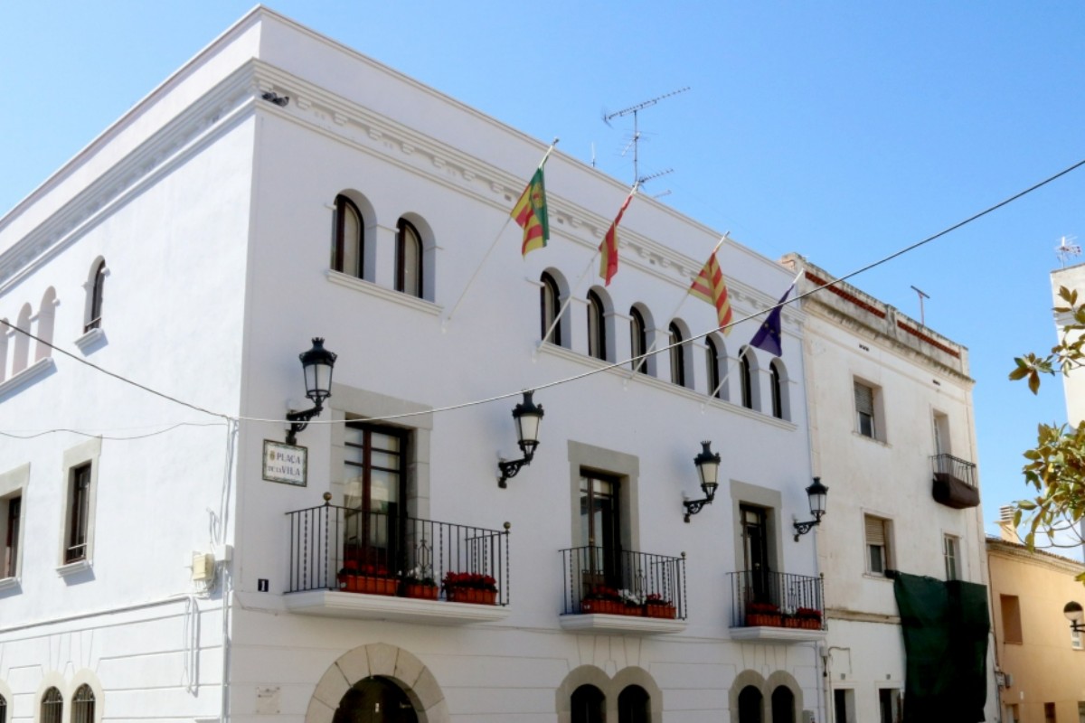 Solidaridad denuncia la contratación de inmigrantes ilegales por parte del Ayuntamiento de Cubelles (Barcelona)