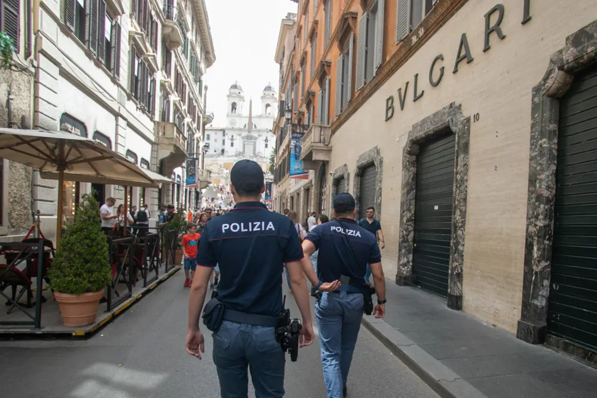 Dos inmigrantes marroquíes agreden brutalmente a un hombre discapacitado en un tranvía de Milán para robarle 2.000 euros