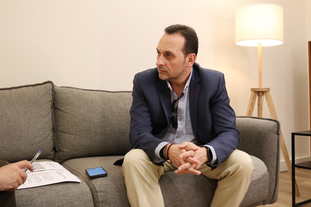 Juan Sergio Redondo (VOX) exige el cierre definitivo del CETI de Ceuta y denuncia que el partido de Fátima Hamed, socio del PP, «defiende intereses de Marruecos»