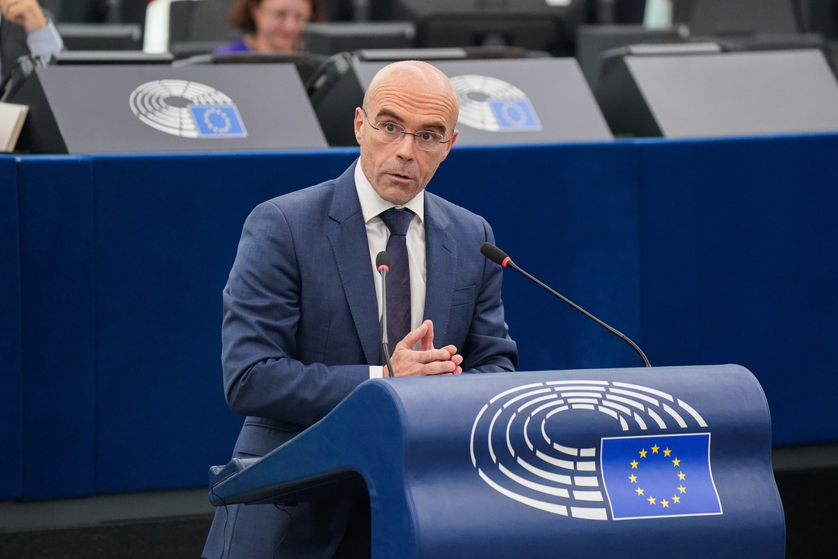 Jorge Buxadé (VOX) denuncia en Estrasburgo la oleada de casos de acoso sexual en el PSOE: «Las denuncias llegaban a Ferraz… y Ferraz las enterraba»