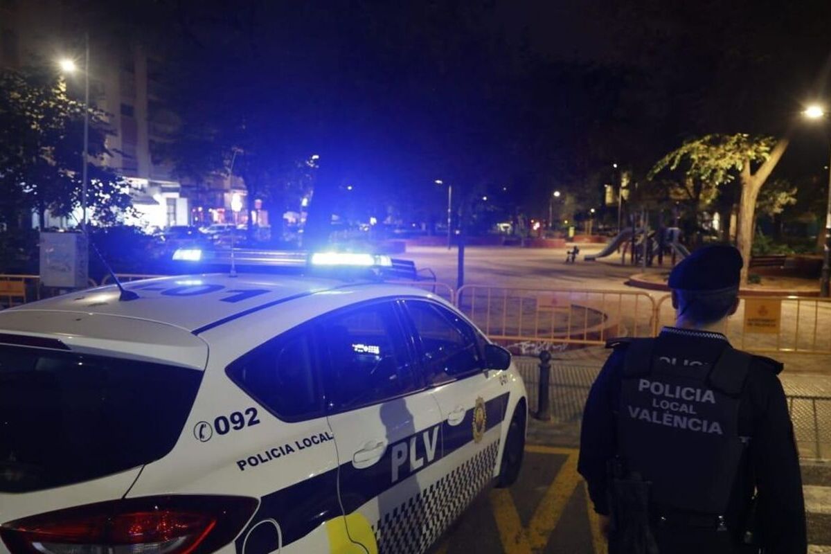 Un hombre con antecedentes clava un destornillador por la espalda a un joven en Valencia y le perfora un pulmón porque no le dio un «segarro»