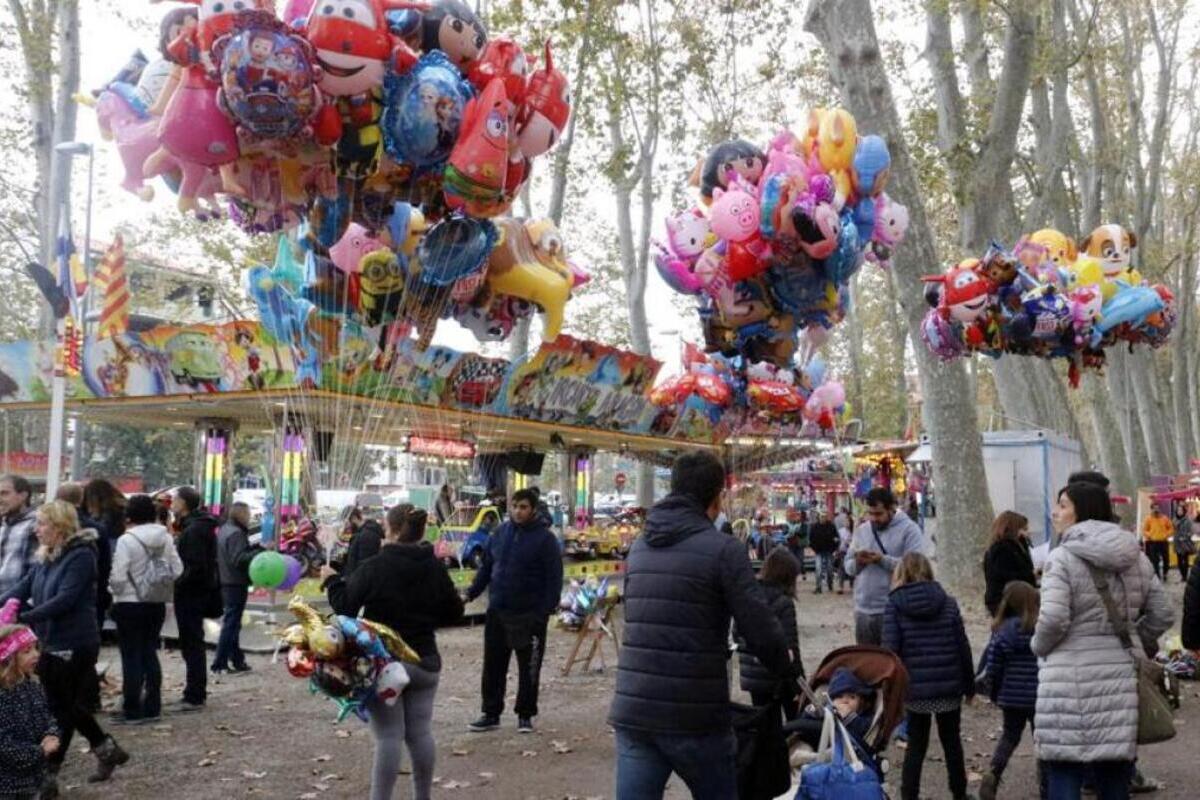 Un grupo de inmigrantes marroquíes acorrala a tres chicas menores en las Ferias de Gerona y uno de ellos acaba detenido por hacer tocamientos
