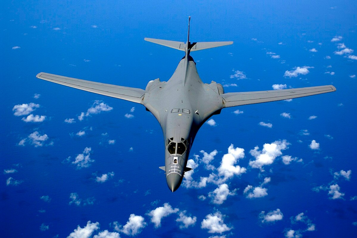 Trump redobla la presión sobre Maduro: dos aviones de combate de la Fuerza Aérea de los Estados Unidos se aproximan a Venezuela