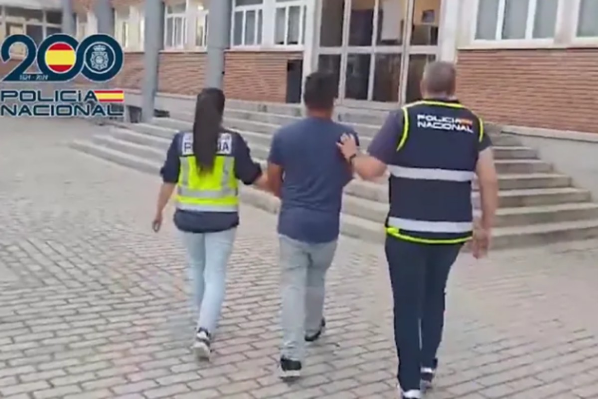 La Policía detiene en Madrid a dos agresores sexuales de menores reclamados por Perú y Costa Rica