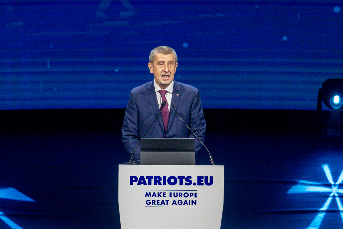 El nuevo gobierno checo de Babis, aliado de VOX, rechaza el pacto migratorio de Von der Leyen: «No seremos gobernados por Bruselas»