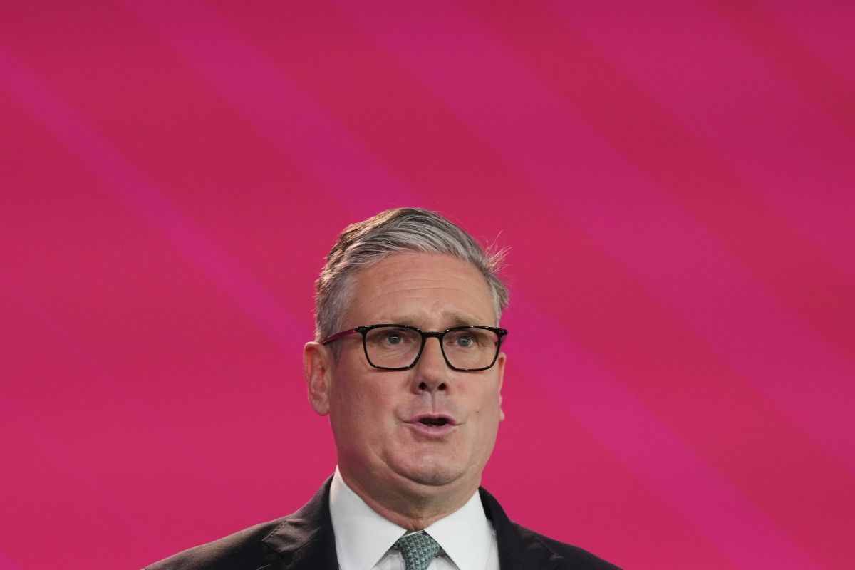 El Gobierno de Starmer admite el desastre de las fronteras abiertas y restringirá el derecho a la residencia y a la reagrupación familiar de los inmigrantes