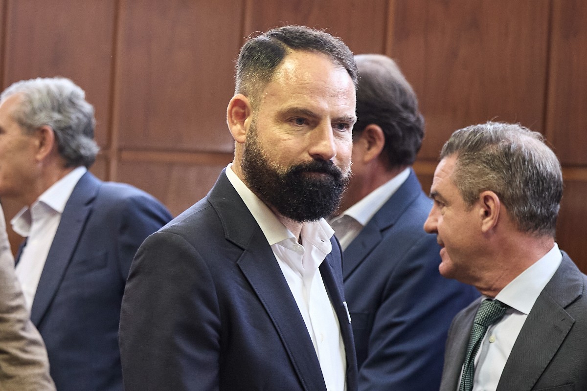 La Guardia Civil señala ya al tesorero del PSOE que Sánchez ha recolocado en un puesto público como uno de los implicados en la entrega de sobres
