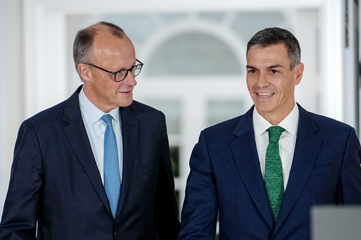 Sánchez cede de nuevo ante Junts y consigue que Merz negocie la oficialidad del catalán en la UE 