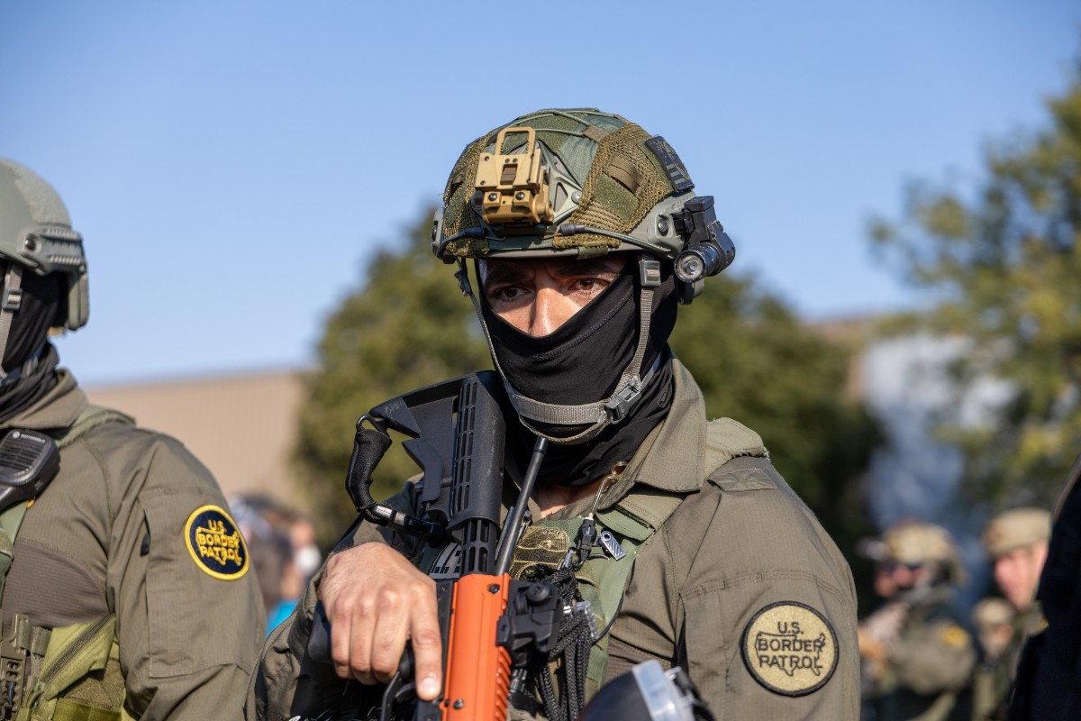 Grupos narcoterroristas mexicanos ofrecen hasta 43.000 euros por atentar contra agentes policiales migratorios de EEUU