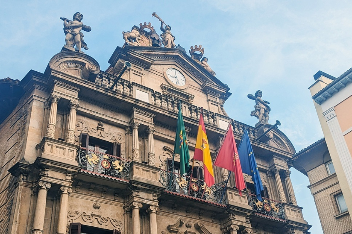 Escándalo en Pamplona: el gerente de Asirón (EH Bildu) dimite tras dar positivo en alcoholemia y ser investigado por un delito contra la seguridad vial