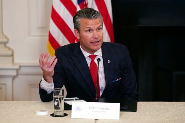 EEUU alerta de que grupos terroristas planean atentados en Bahréin en medio de su ofensiva contra el régimen criminal iraní