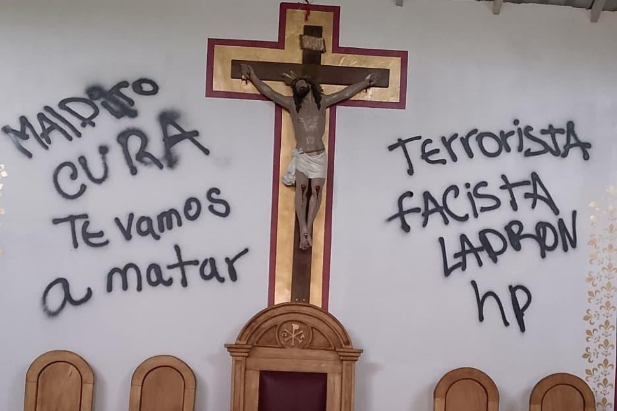 «Te vamos a matar»: la amenaza de grupos chavistas a un sacerdote tras vandalizar una Iglesia en Venezuela