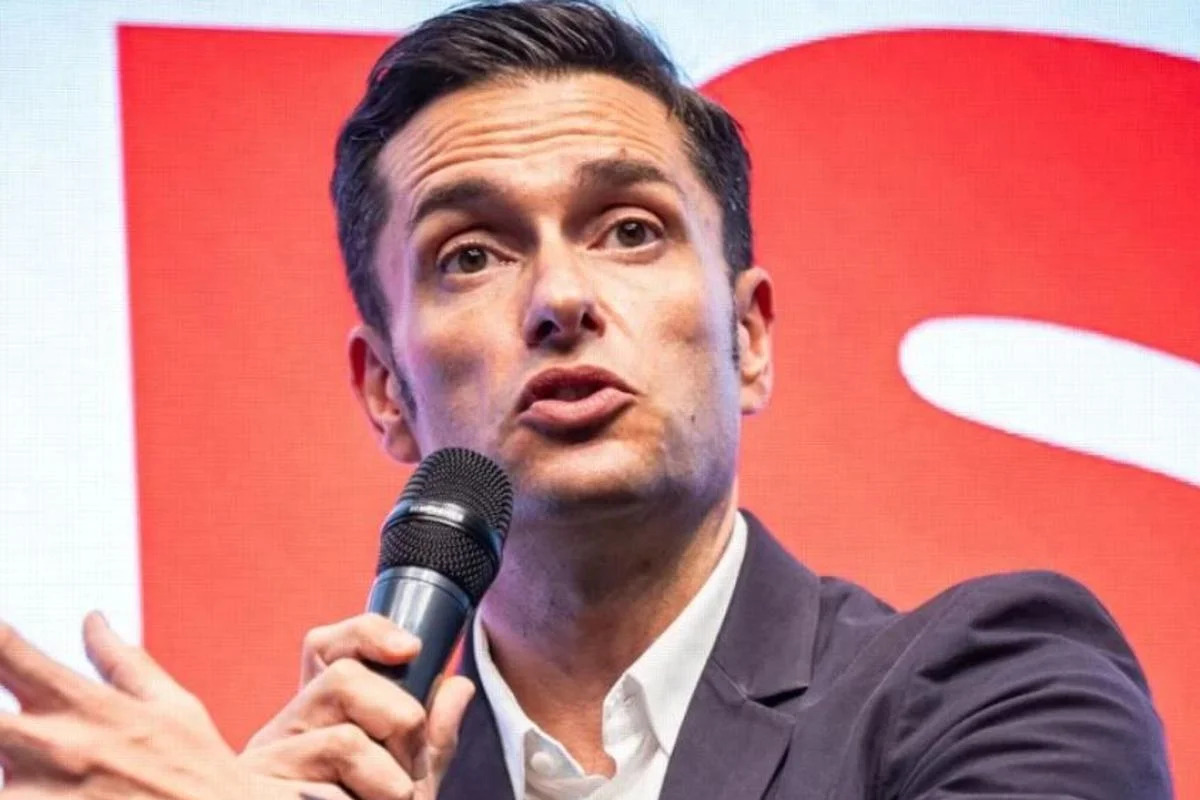 El experiodista de El País David Alandete avisa a Zapatero