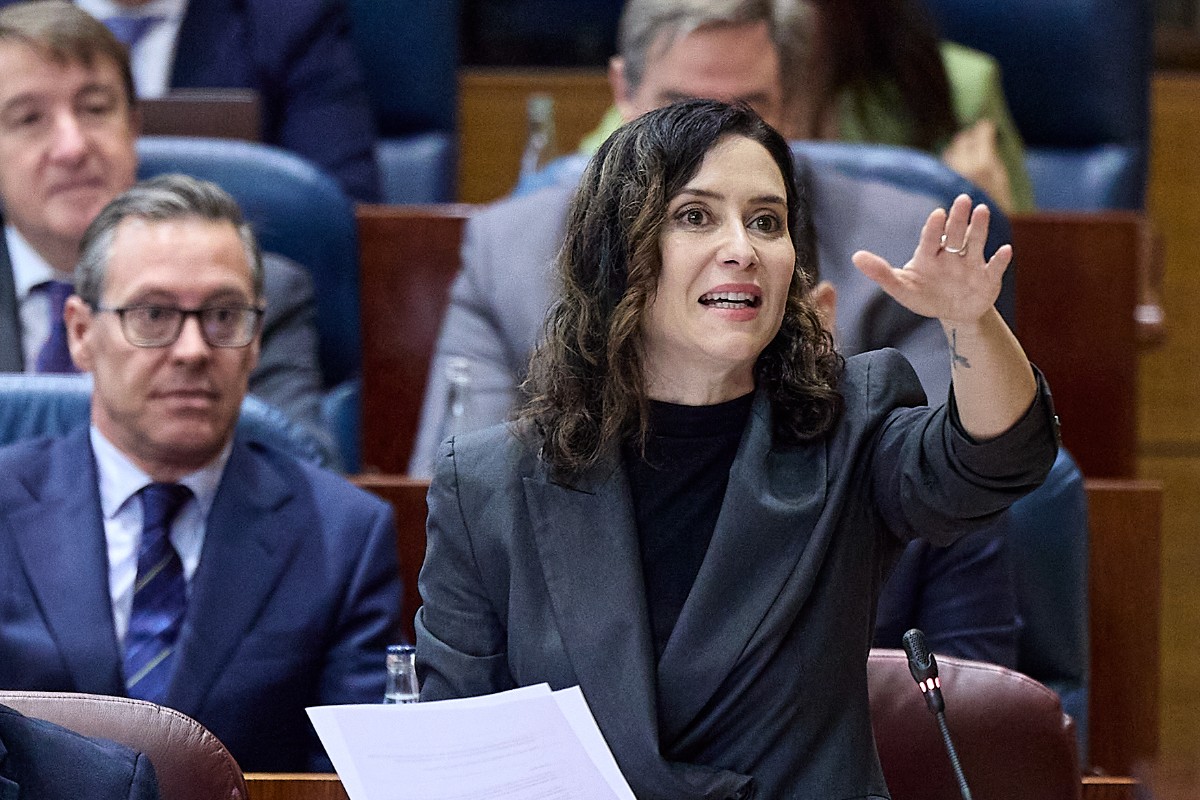 El PP de Ayuso rechaza la propuesta de VOX para priorizar a los españoles en el acceso a las ayudas sociales