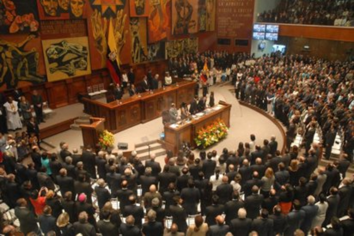 El Parlamento de Ecuador aprueba la deportación exprés de los extranjeros que supongan una amenaza: las autoridades podrán echarlos en 24 horas
